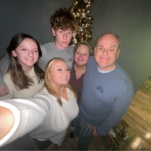 Meet your Posher, Falon